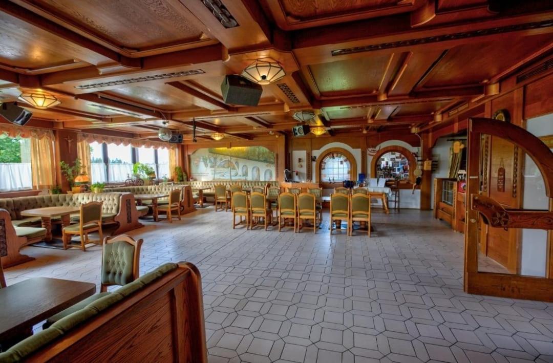Thyrnau Cafe Zum Toni酒店 外观 照片